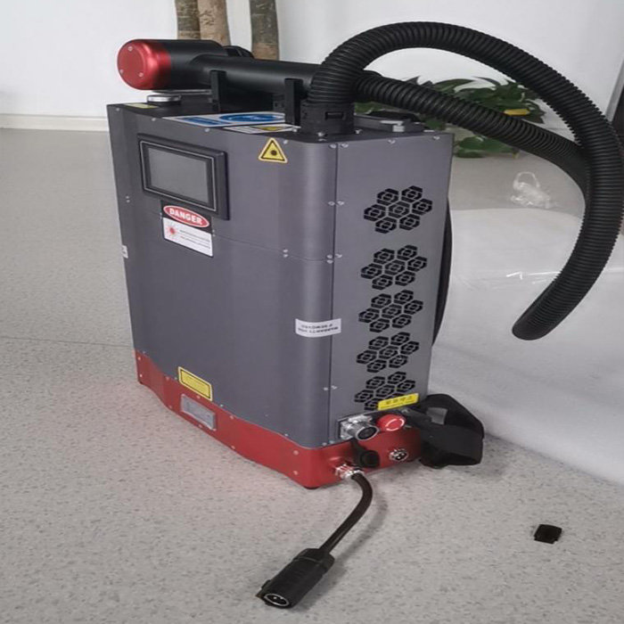 Máy làm sạch Laser Mopa